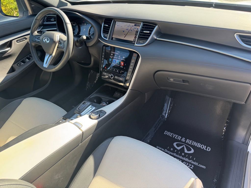 Used 2025 INFINITI QX55 Essential image 28
