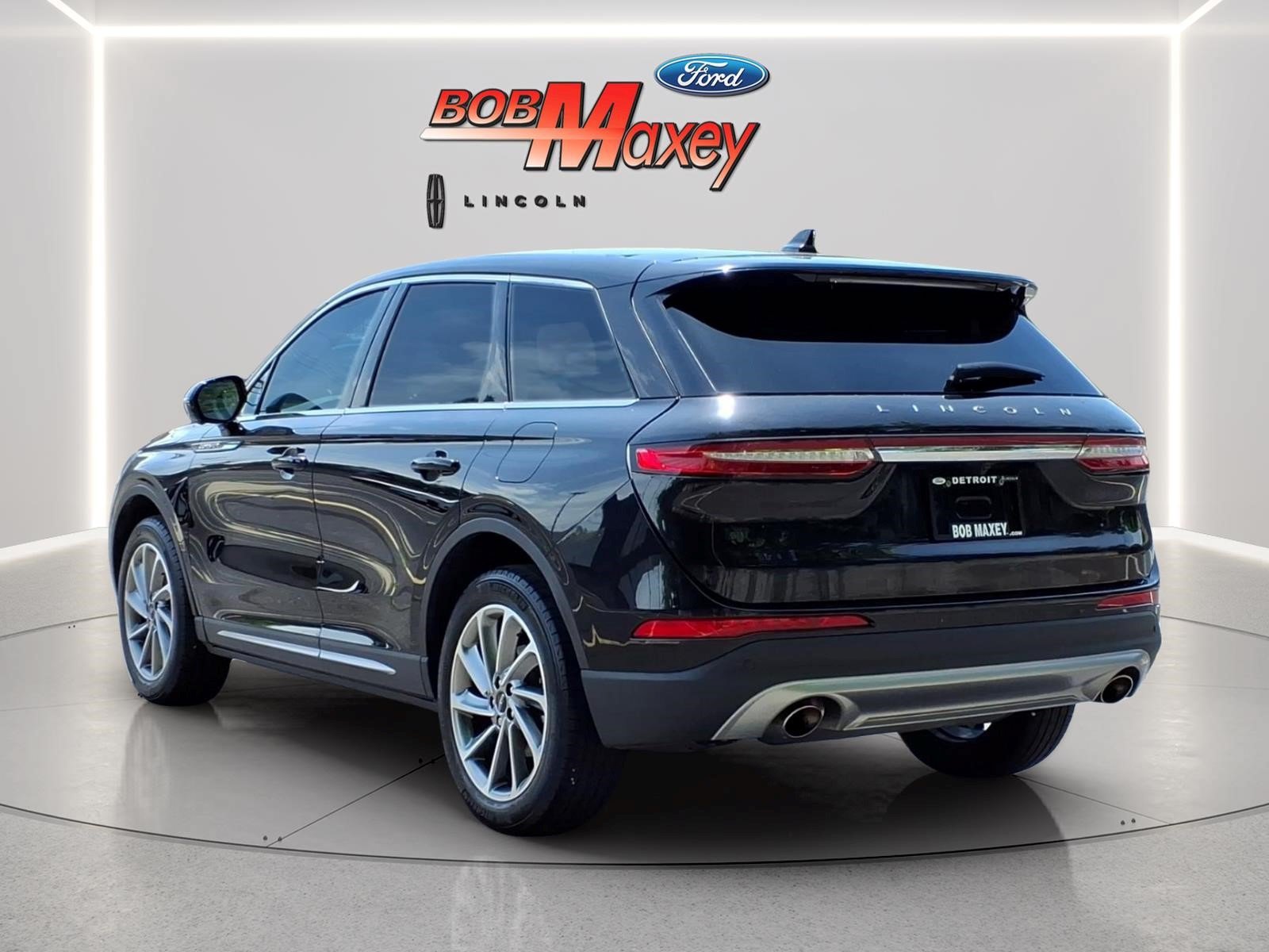 Used 2024 Lincoln Corsair FWD w/ Equipment Group 101A image 6