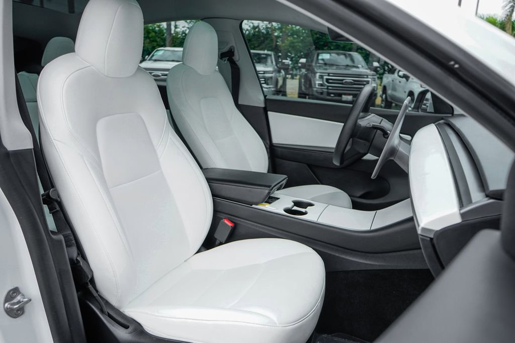 Used 2020 Tesla Model Y Long Range image 47