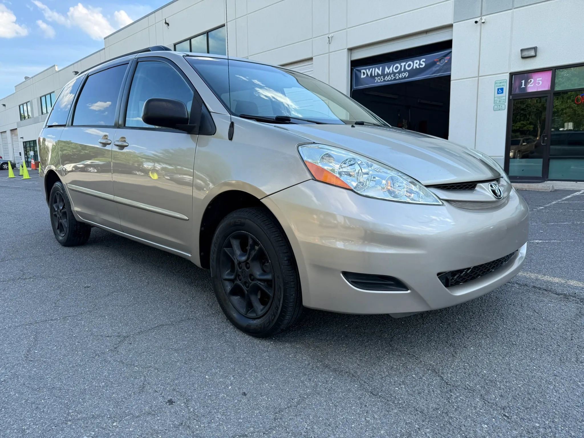 Used 2006 Toyota Sienna LE AWD/4WD image 2