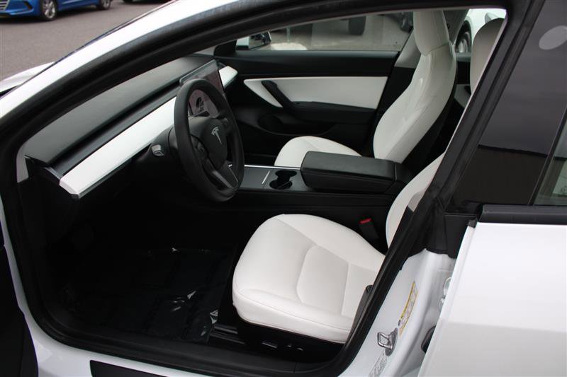 Used 2021 Tesla Model 3 Standard Range Plus image 10