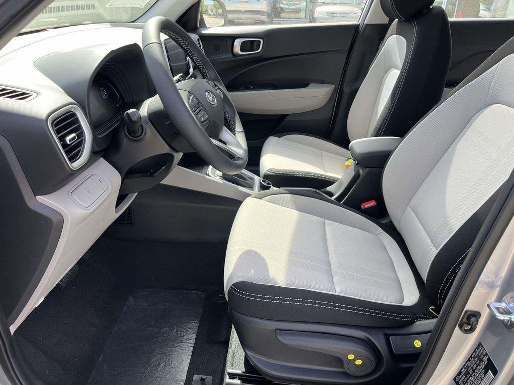 New 2026 Hyundai Venue SEL FWD image 59