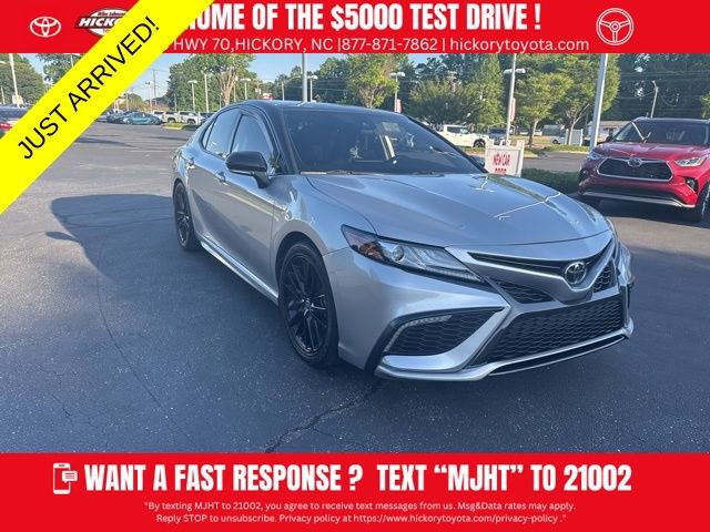 Used 2022 Toyota Camry XSE FWD image 1
