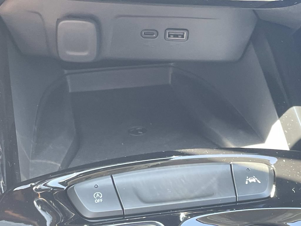 New 2026 Chevrolet Trax ACTIV w/ Sunroof Package FWD image 21