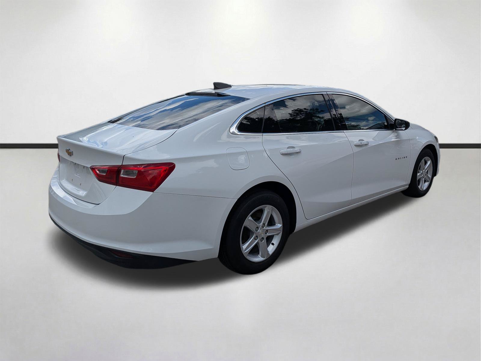 Used 2020 Chevrolet Malibu LS FWD image 4