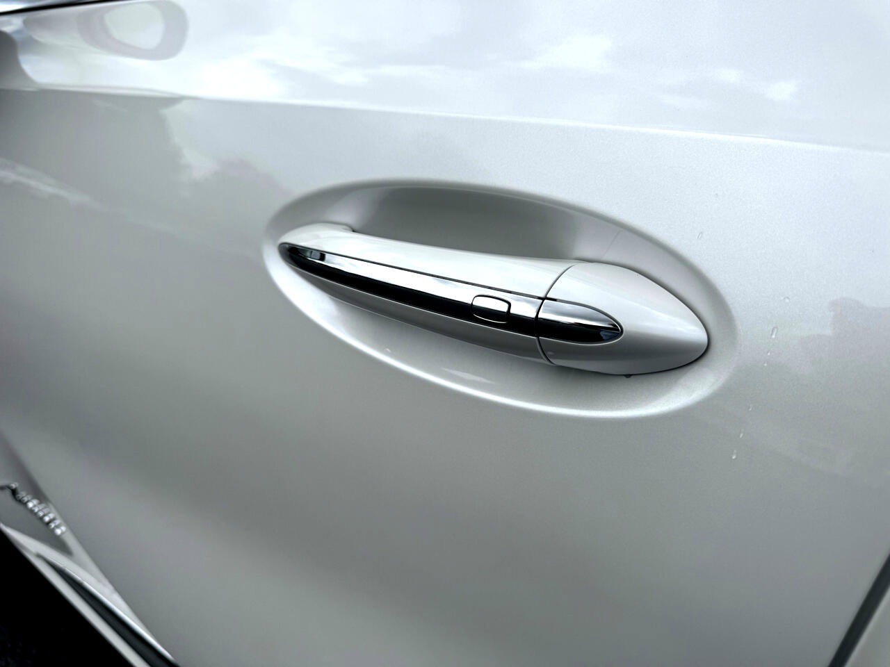 Used 2023 Buick Envision Avenir image 12