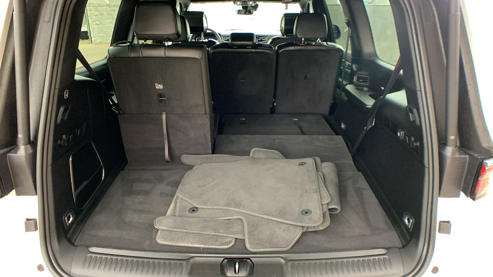 Used 2025 Jeep Wagoneer 4WD image 27