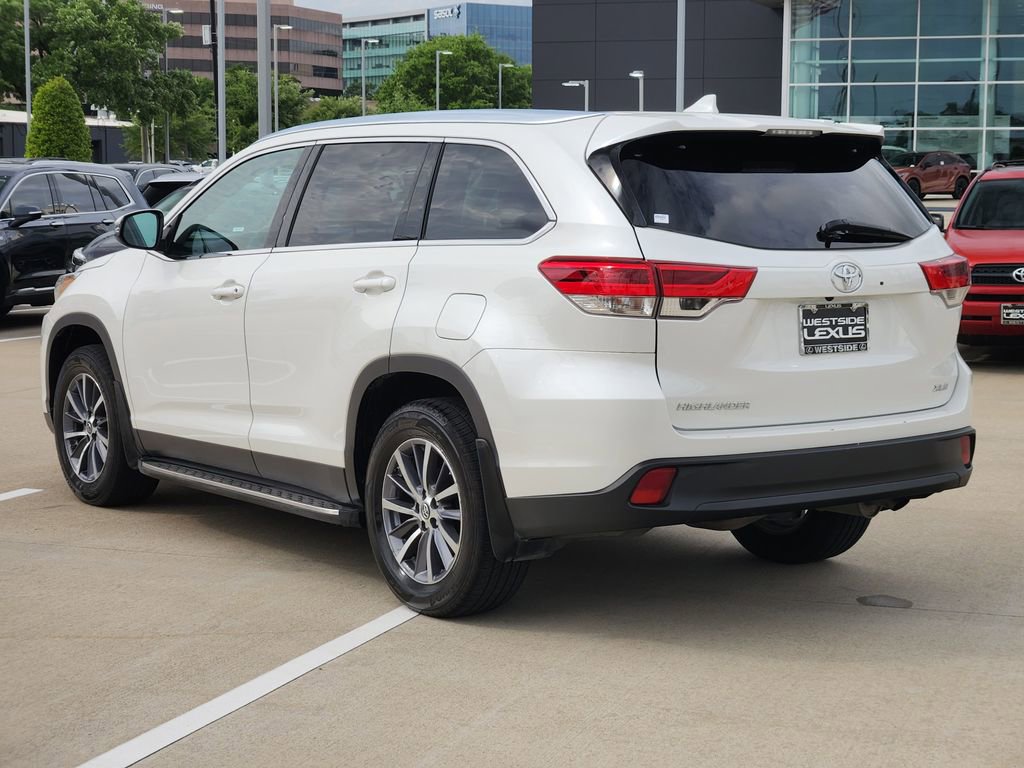 Used 2019 Toyota Highlander XLE image 5