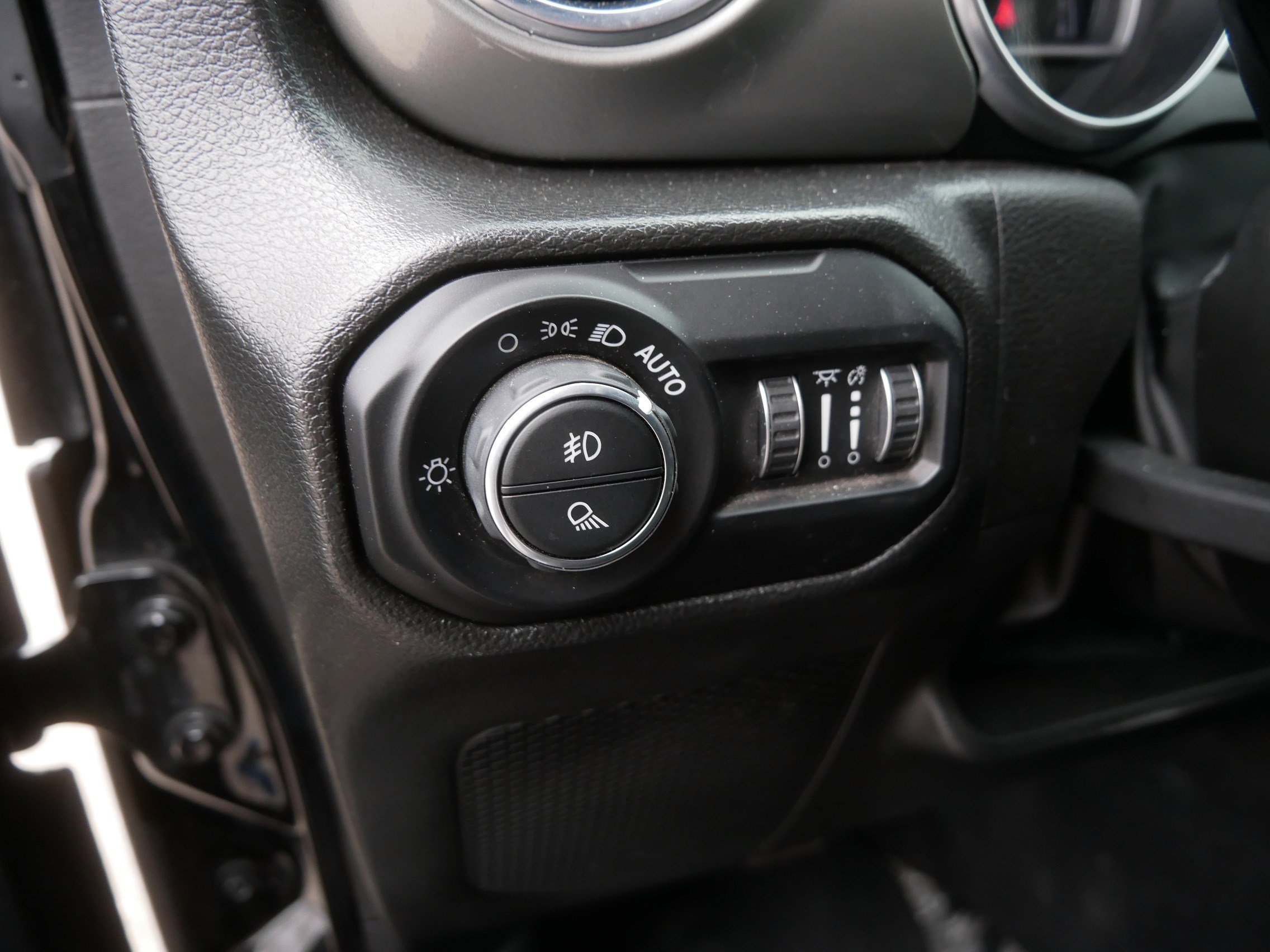 Used 2022 Jeep Gladiator Overland w/ Cold Weather Group image 23