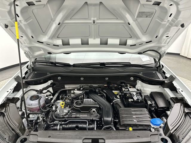 Used 2025 Volkswagen Taos SE image 26