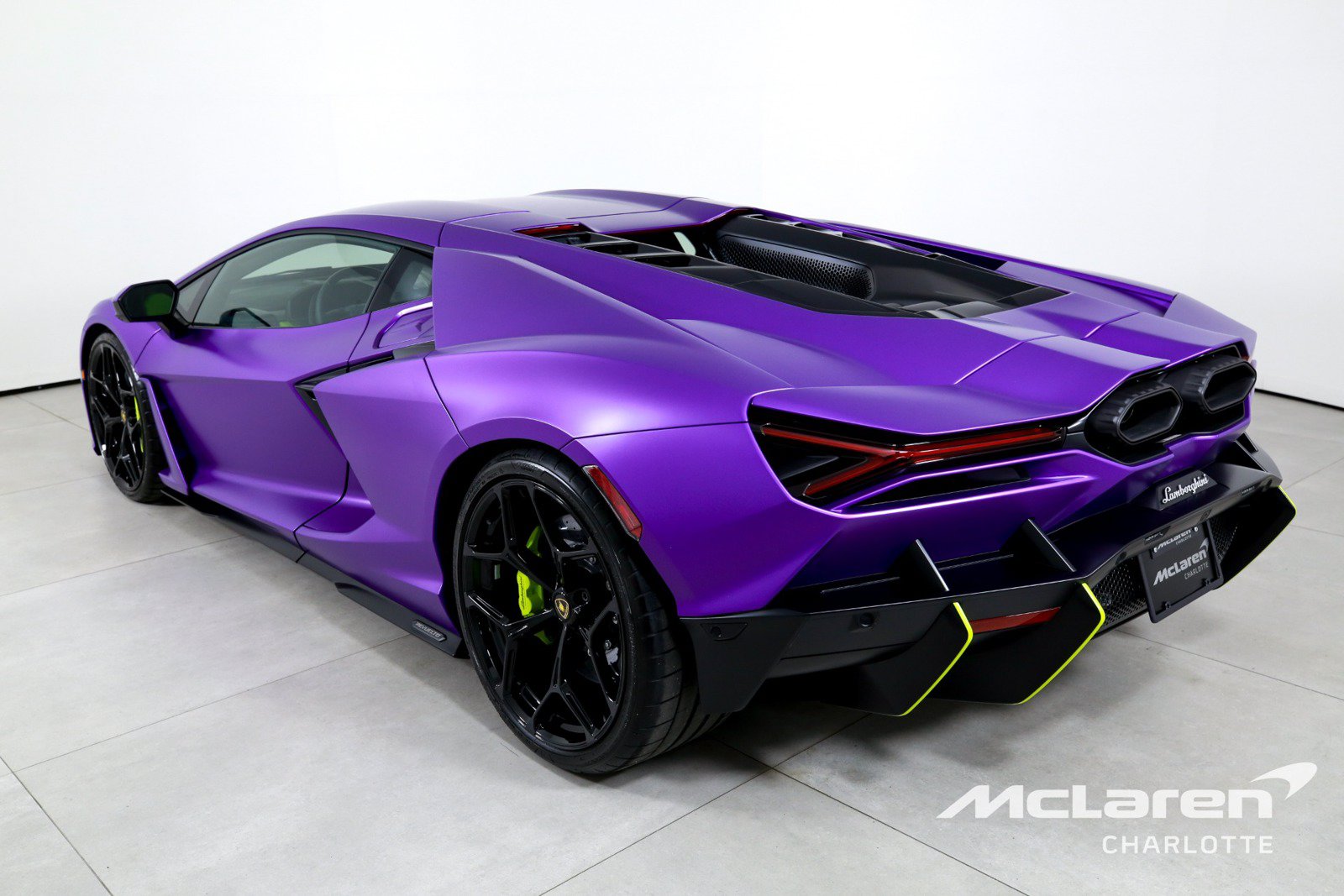 Used 2025 Lamborghini Revuelto AWD/4WD image 7