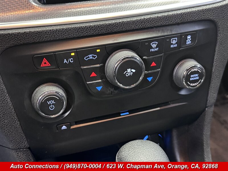 Used 2011 Dodge Charger SE RWD image 14