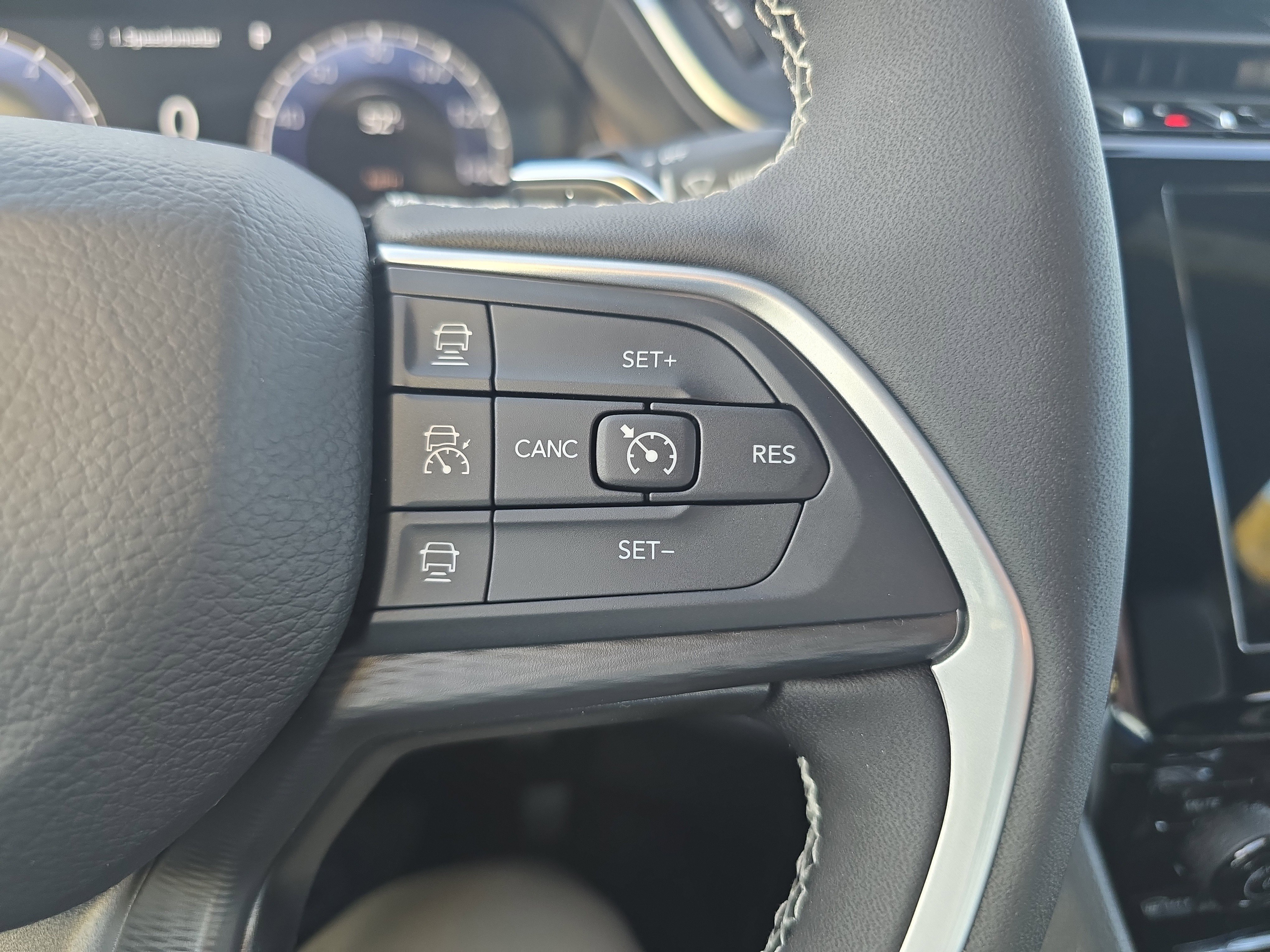 New 2025 Jeep Grand Cherokee Altitude image 23