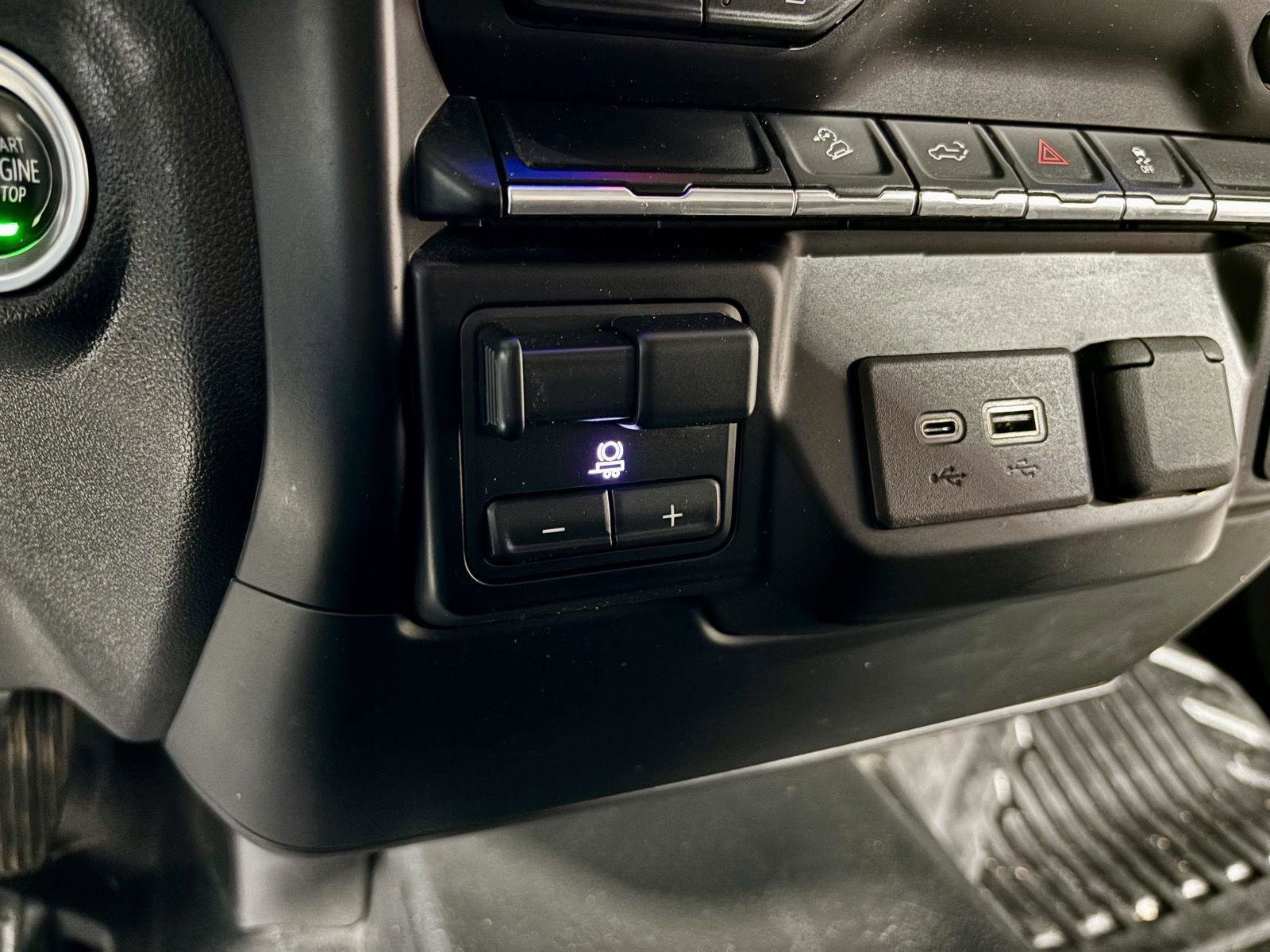 Used 2023 GMC Sierra 2500 SLE w/ SLE Convenience Package image 4