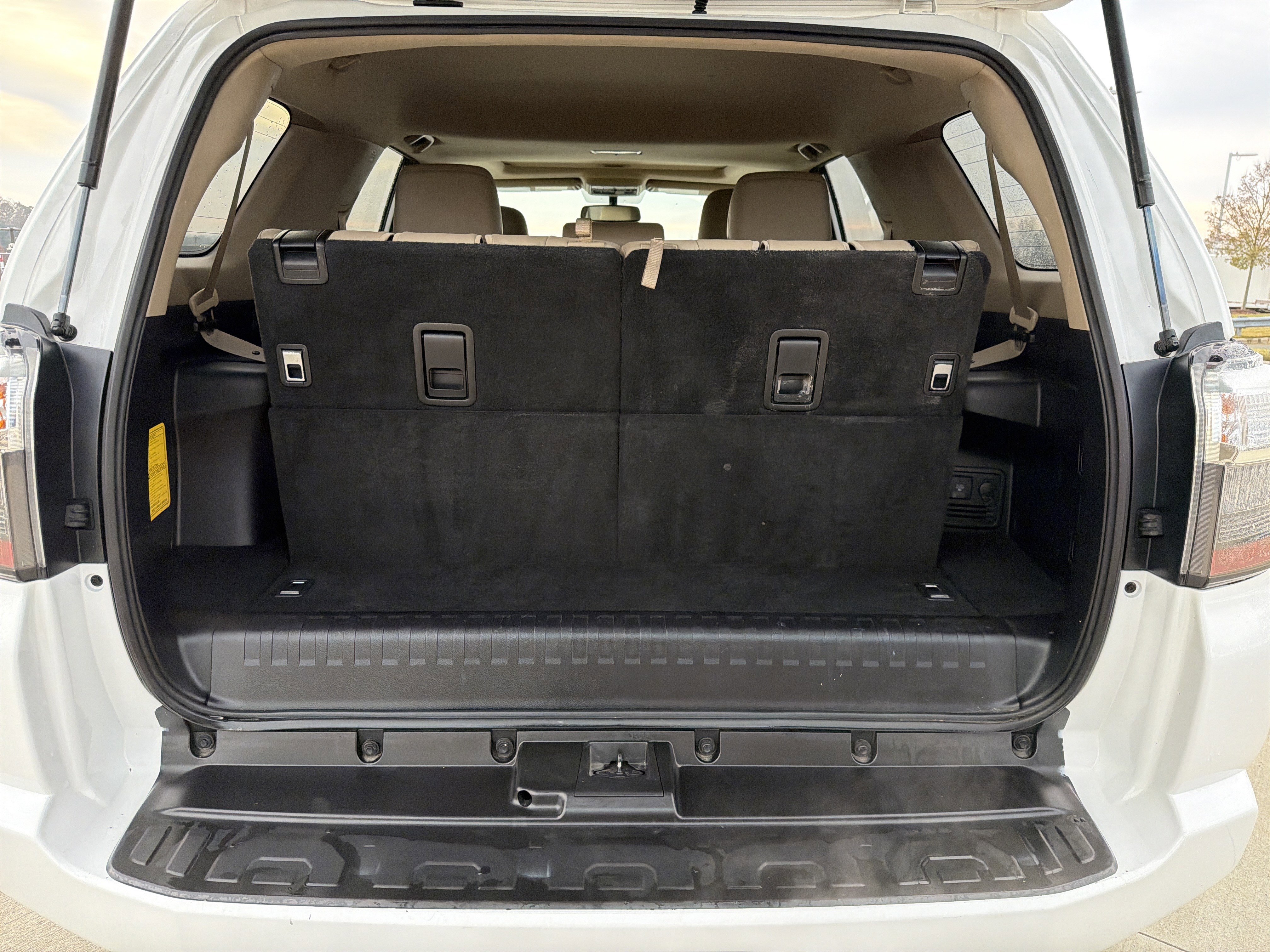 Used 2017 Toyota 4Runner SR5 Premium image 33