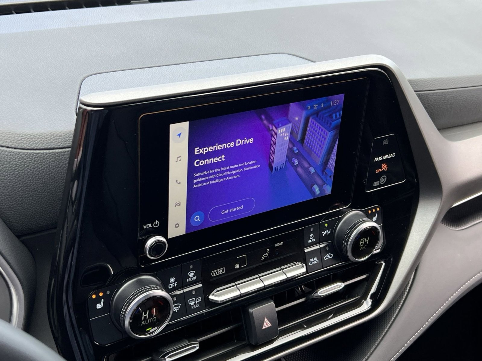 Used 2024 Toyota Highlander XLE image 18