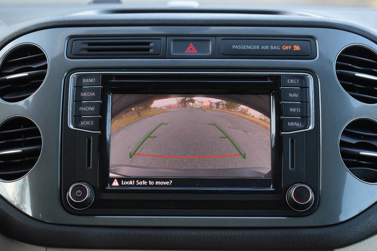 Used 2016 Volkswagen Tiguan SE image 24