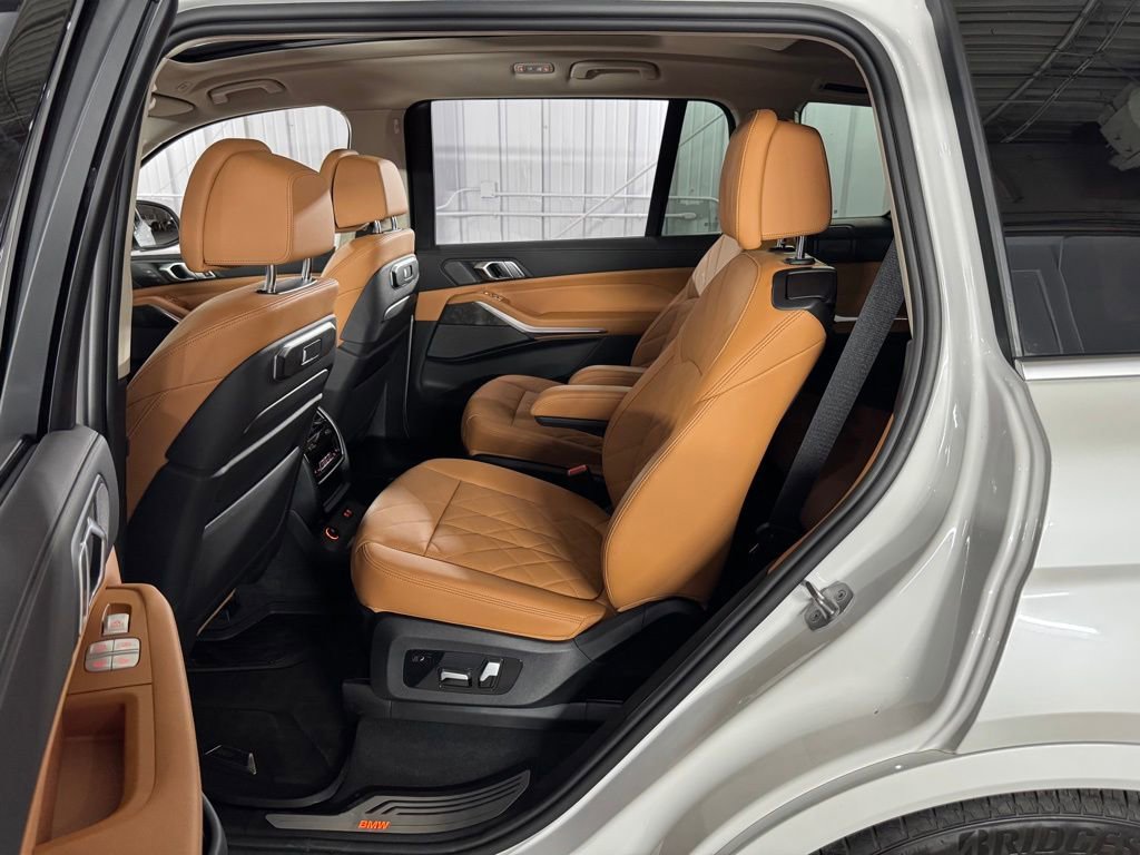 Used 2024 BMW X7 xDrive40i w/ Premium Package image 50