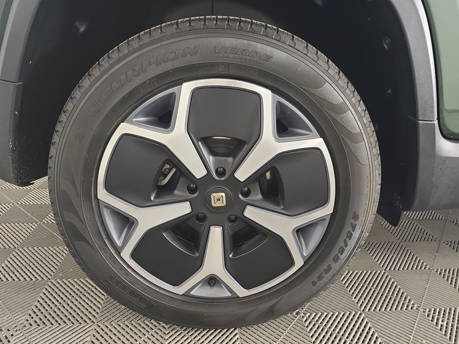 Used 2024 Rivian R1T Adventure Dual AWD/4WD image 12