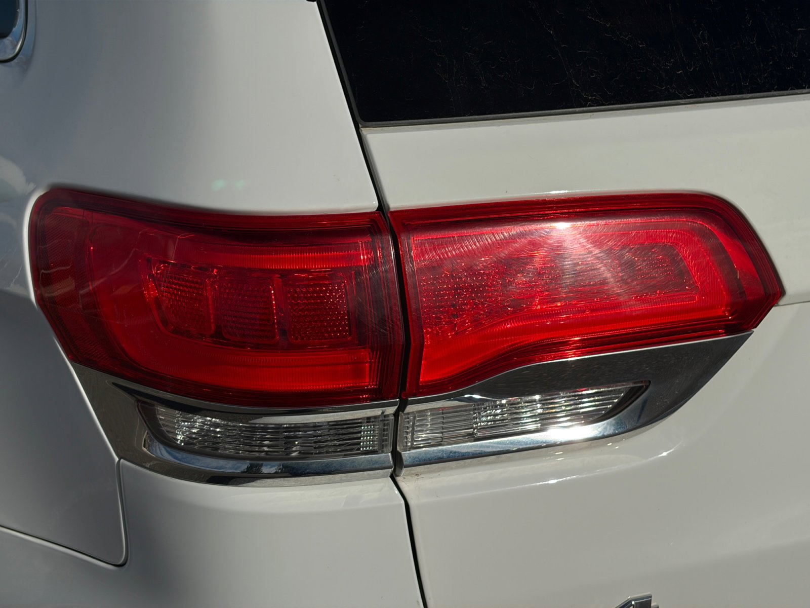 Used 2019 Jeep Grand Cherokee Limited image 21