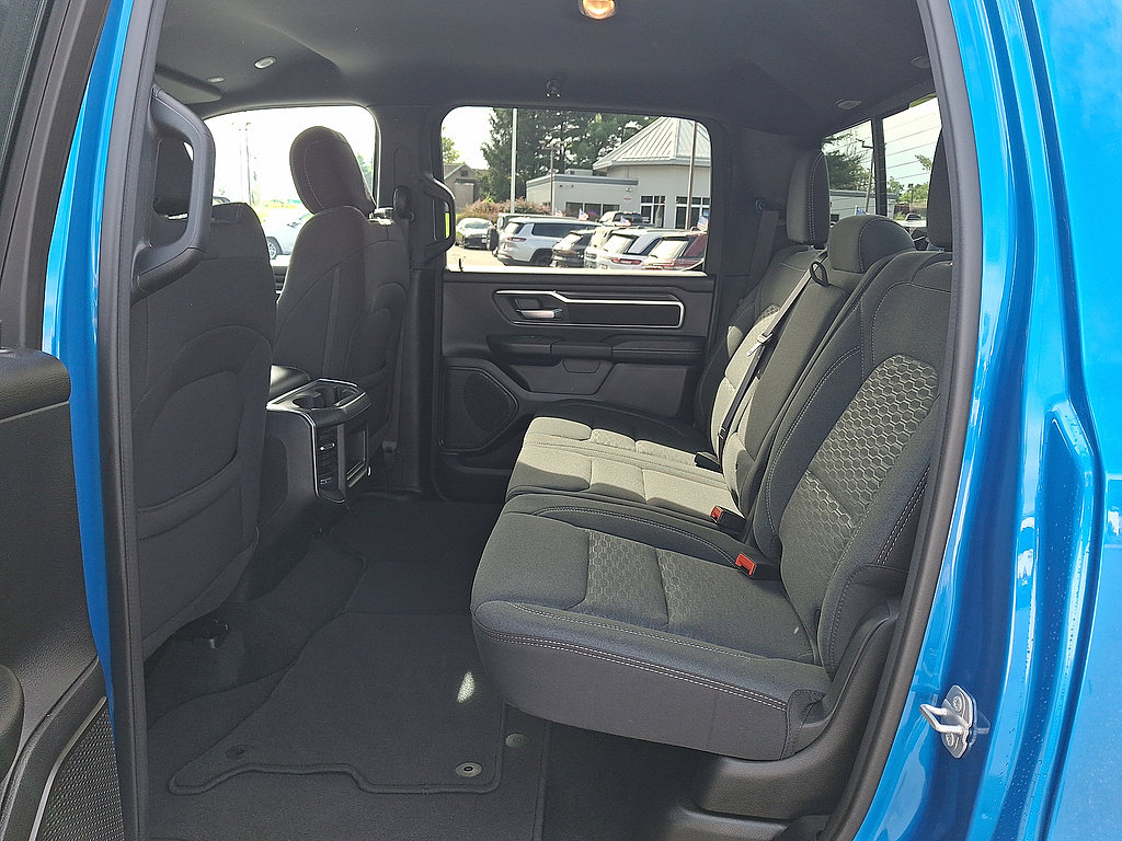 Used 2025 RAM 1500 Big Horn AWD/4WD image 6