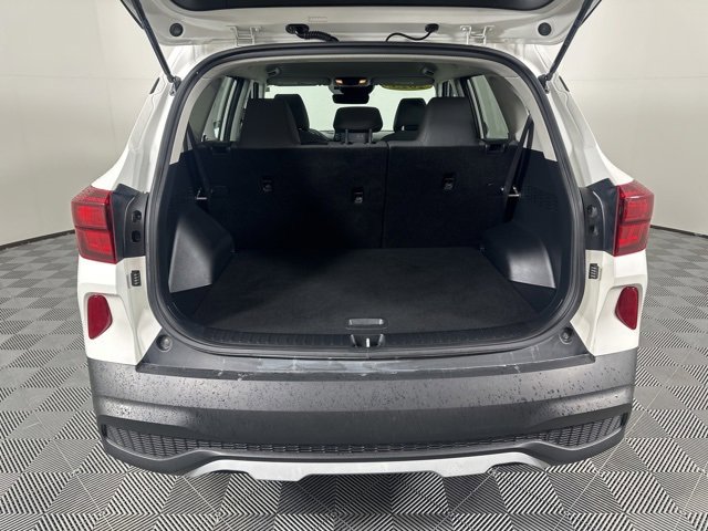 Used 2023 Kia Seltos LX image 12