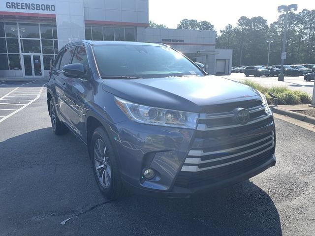 Used 2018 Toyota Highlander XLE AWD/4WD image 2