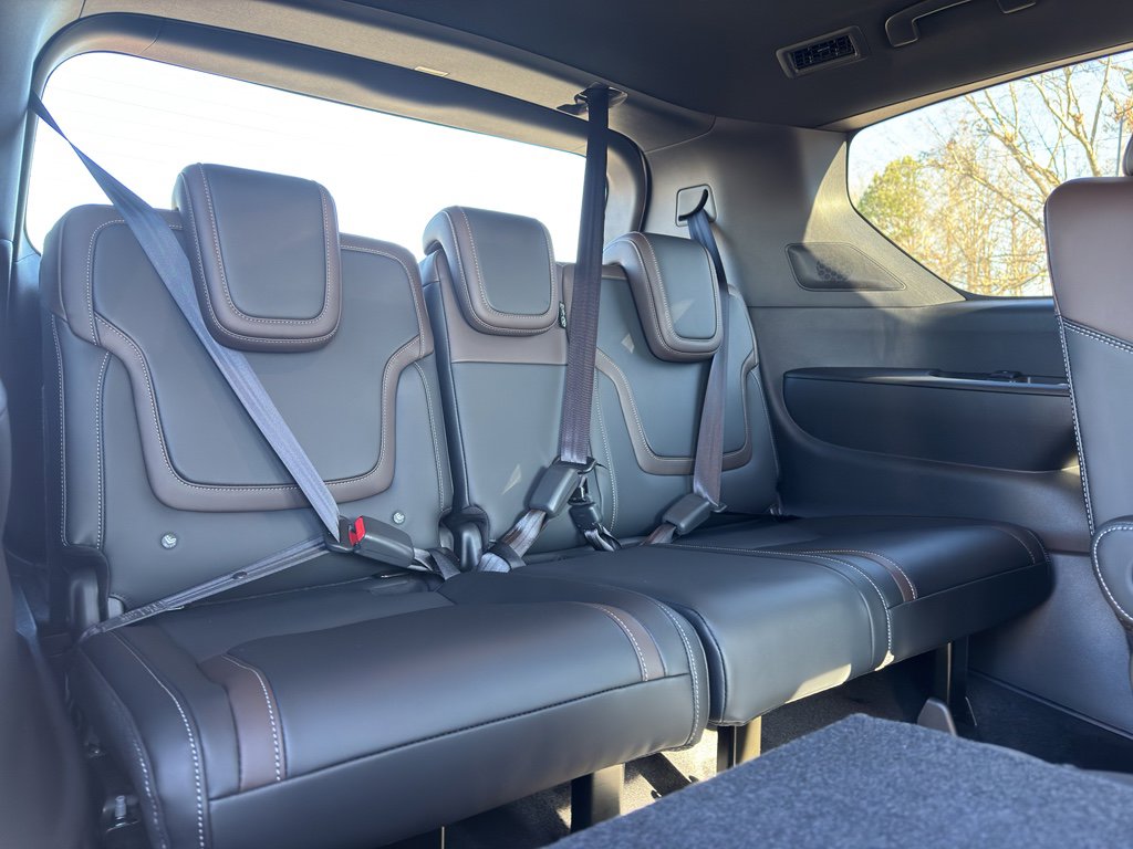 New 2026 Nissan Armada SL w/ Captain's Chari Seat Package image 18