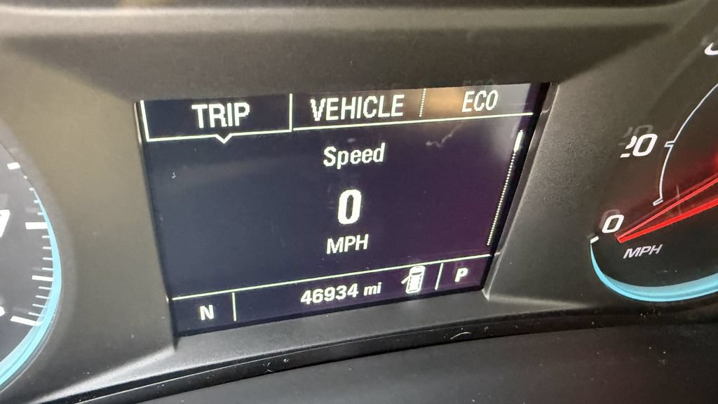 Used 2020 Chevrolet Equinox LS w/ LS Convenience Package FWD image 3