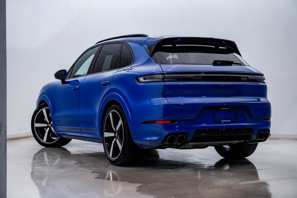Used 2025 Porsche Cayenne GTS AWD/4WD image 3