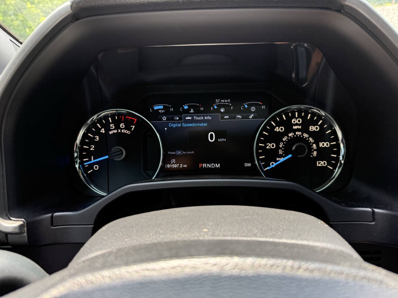 Used 2017 Ford F150 Platinum w/ Equipment Group 701A Luxury AWD/4WD image 8
