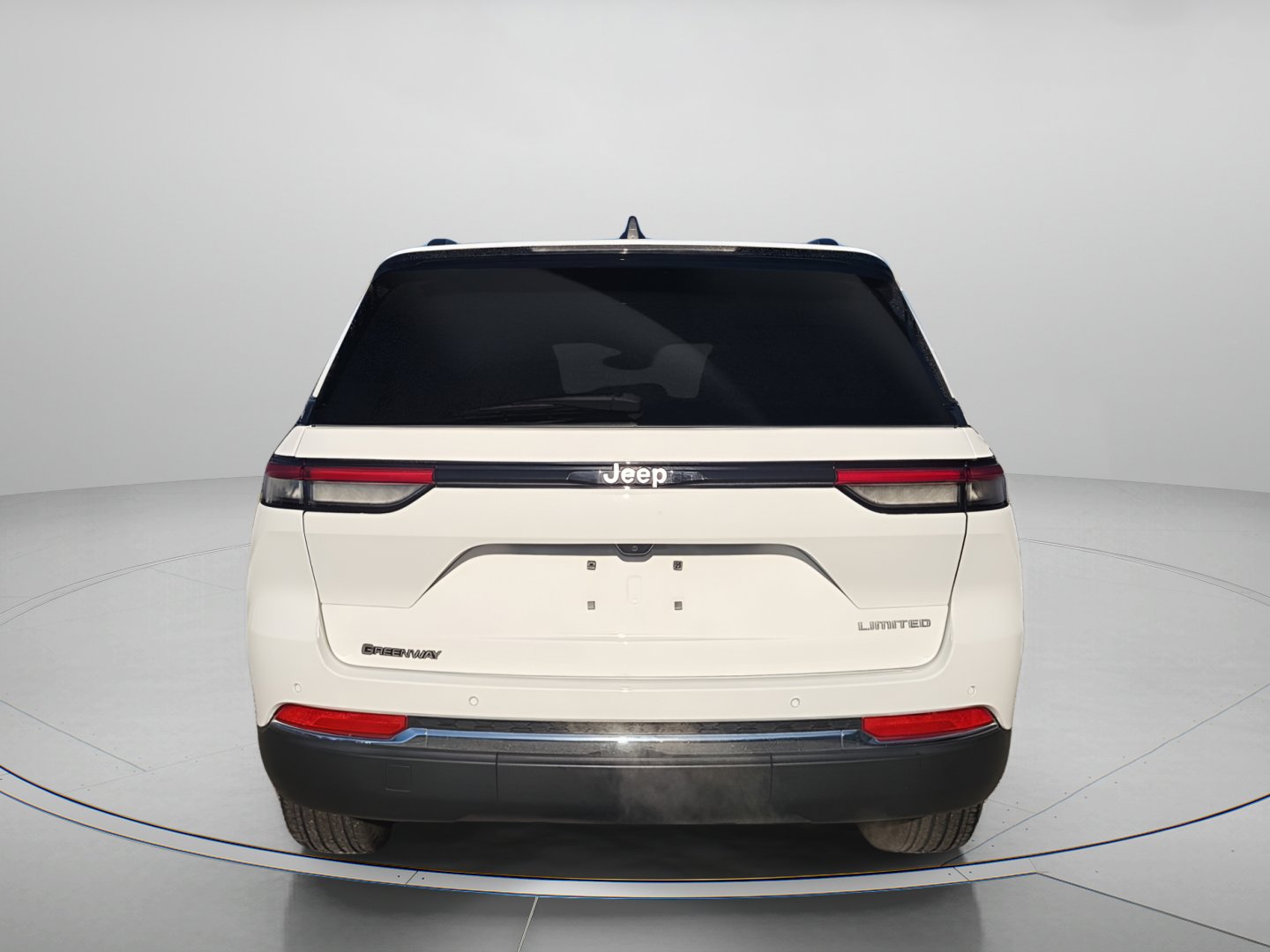 Used 2024 Jeep Grand Cherokee Limited image 2