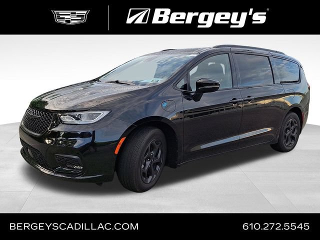 Used 2024 Chrysler Pacifica Premium FWD image 1
