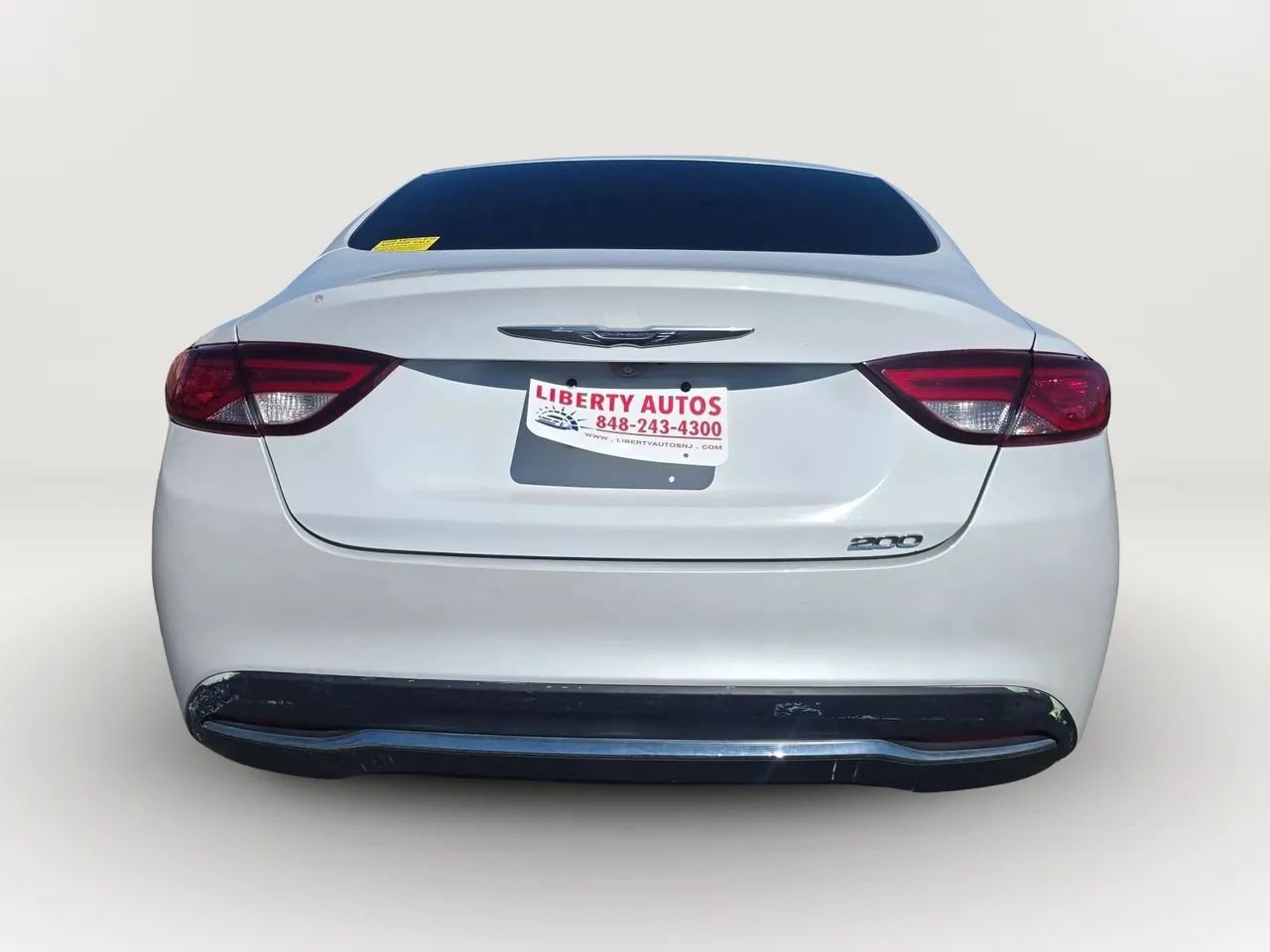 Used 2015 Chrysler 200 Limited image 5