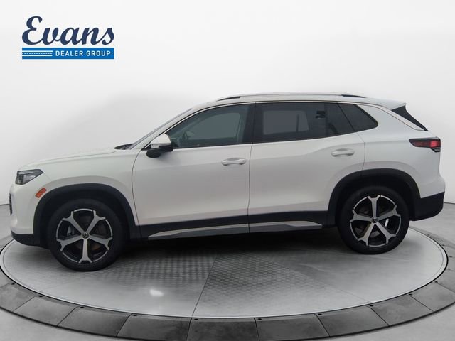 Certified 2025 Volkswagen Tiguan SE w/ Panoramic Sunroof Package image 2