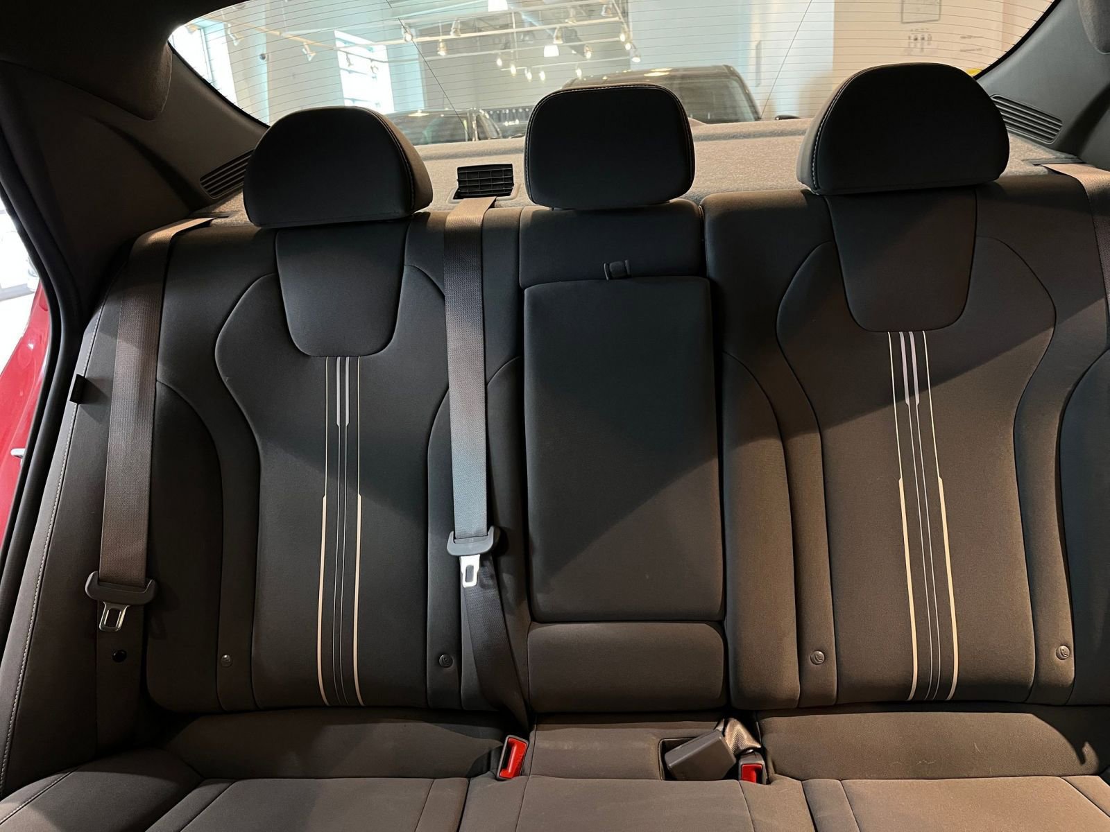 Used 2025 Hyundai Elantra SEL image 39