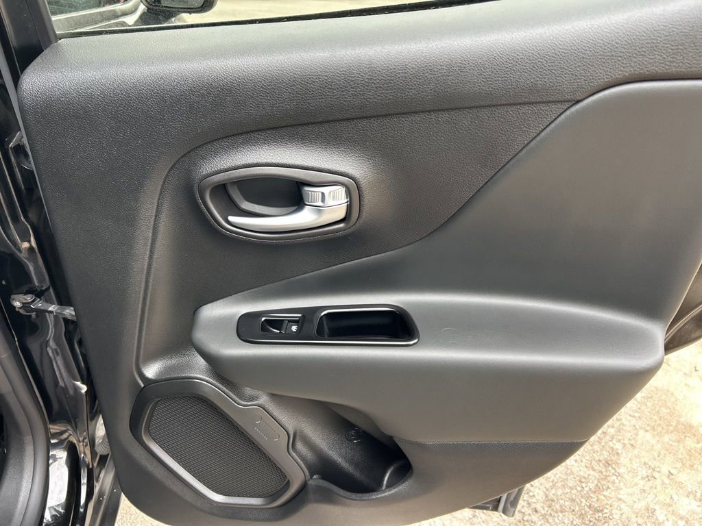 Used 2020 Jeep Renegade Altitude image 24