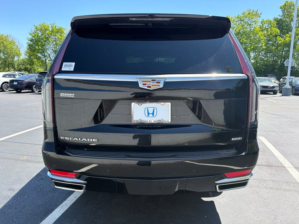 Used 2022 Cadillac Escalade Premium Luxury AWD/4WD image 4