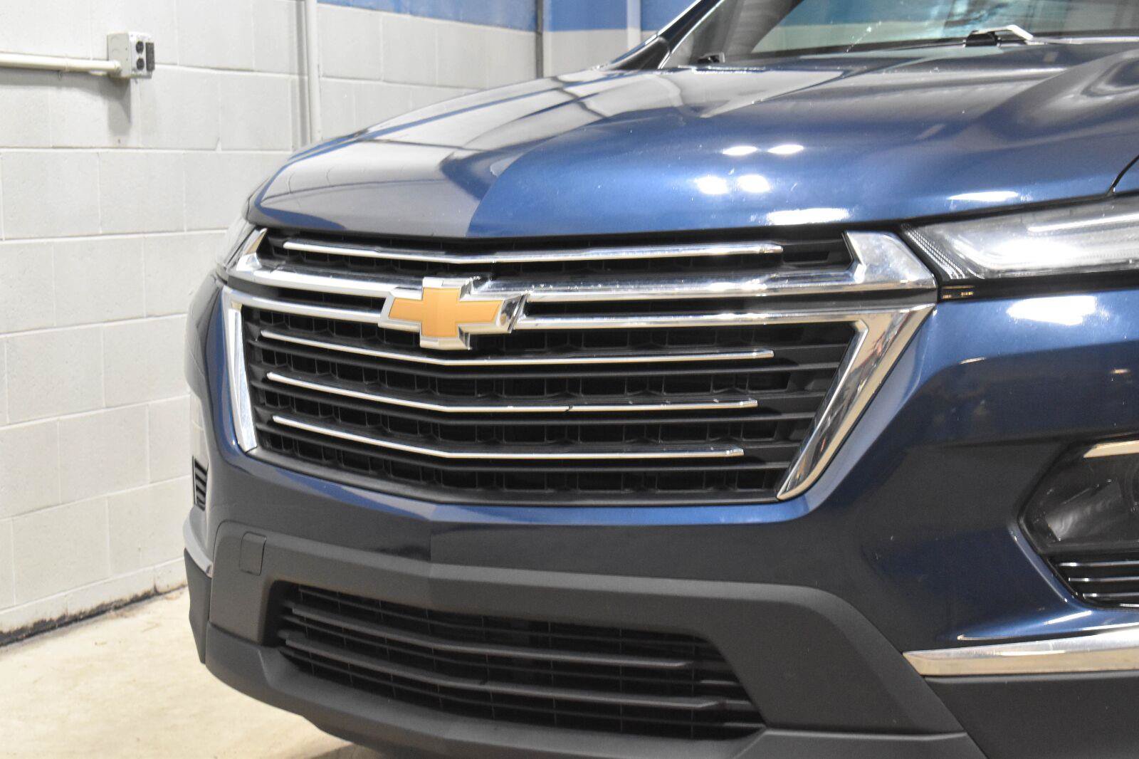 Used 2023 Chevrolet Traverse LT FWD image 32