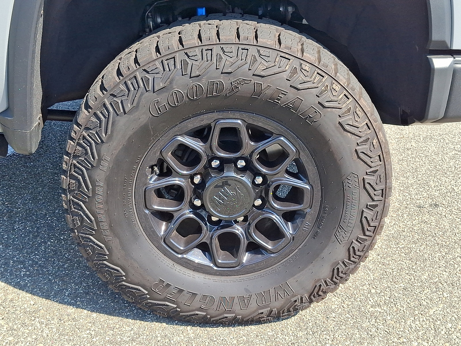 Used 2024 Chevrolet Silverado 2500 ZR2 w/ ZR2 Bison Edition image 8