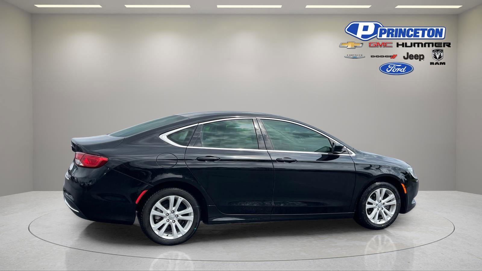 Used 2016 Chrysler 200 Limited image 8