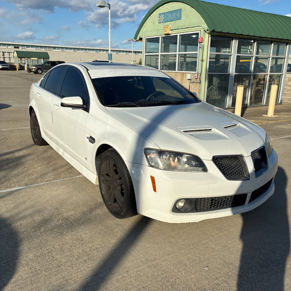 Used 2009 Pontiac G8 w/ Comfort And Sound Package image 3