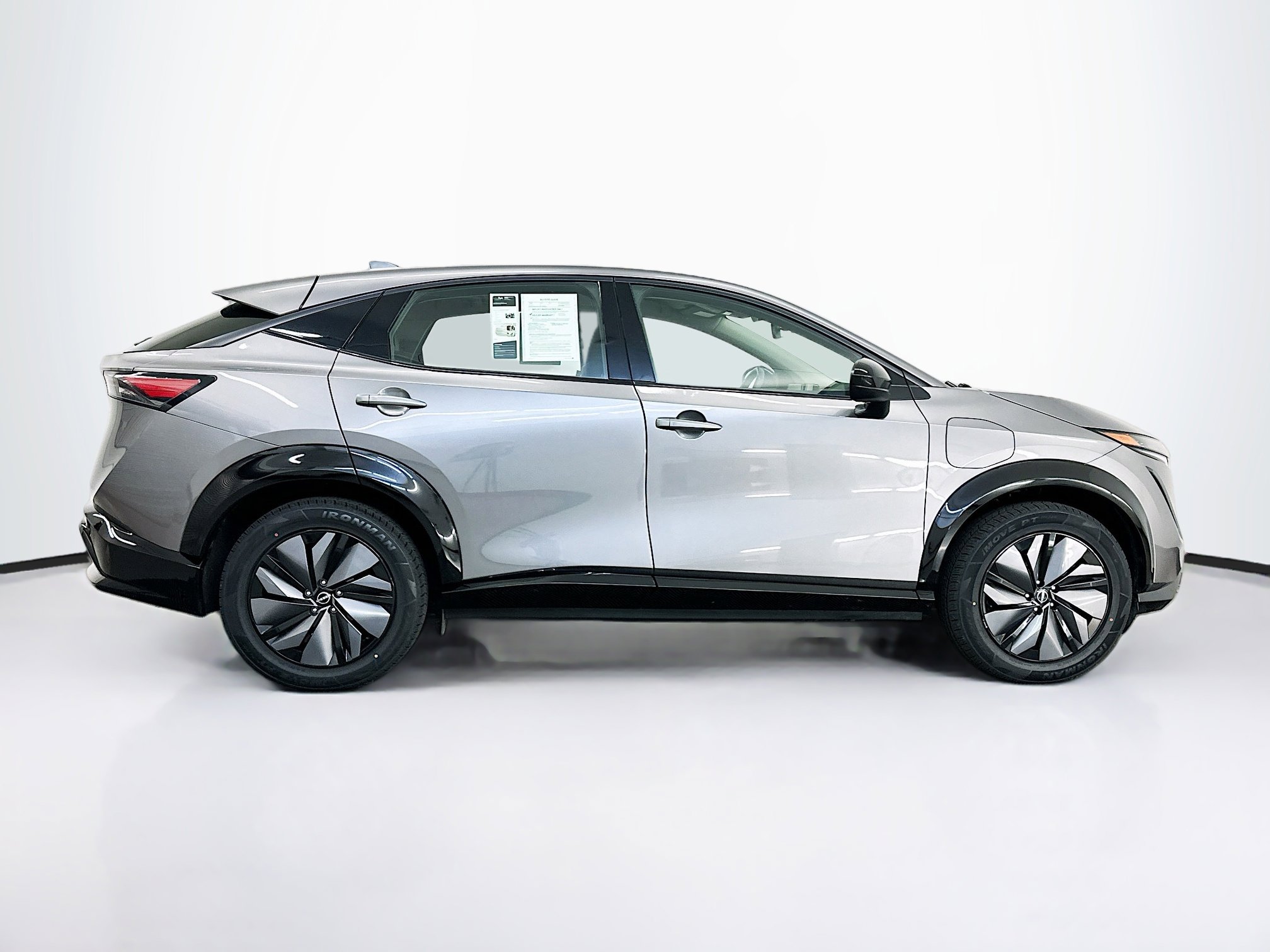 Used 2023 Nissan Ariya AWD image 10