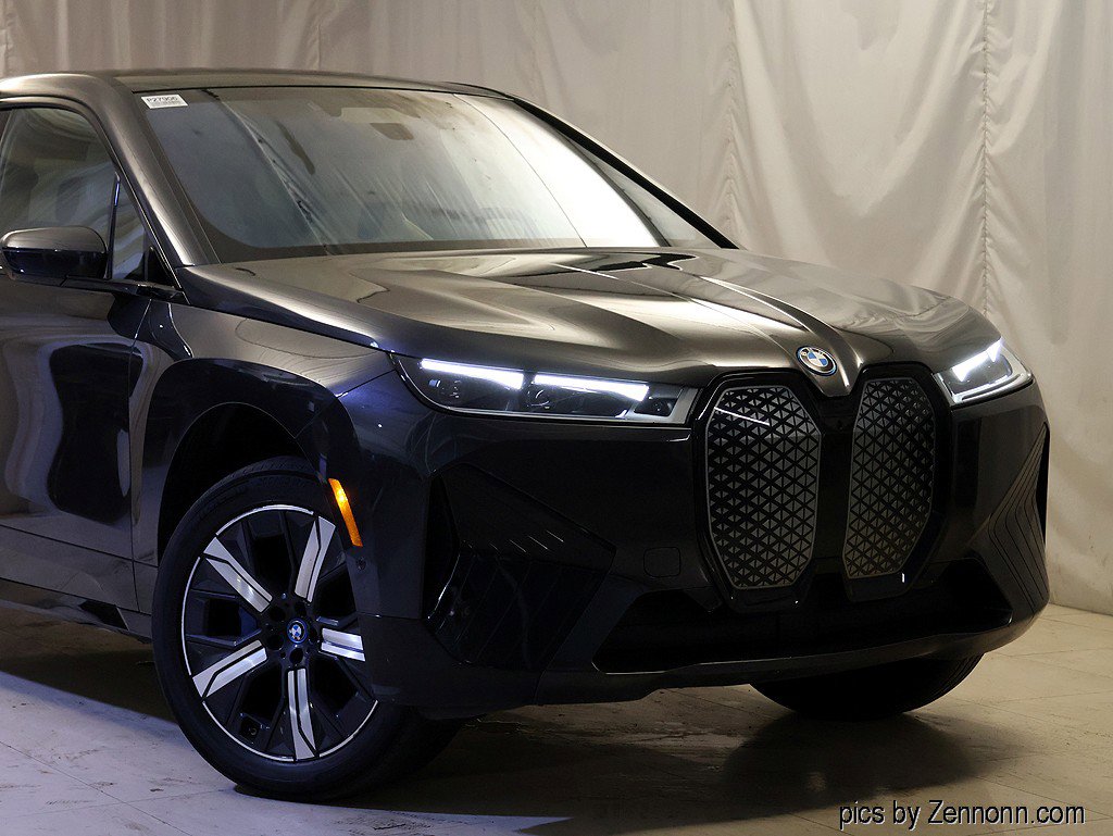 Certified 2023 BMW iX xDrive50 w/ Premium Package AWD/4WD image 2