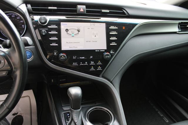 Used 2019 Toyota Camry SE w/ Sunroof Package image 14