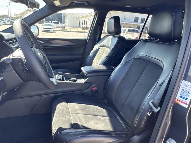 Used 2025 Jeep Grand Cherokee L Altitude image 20