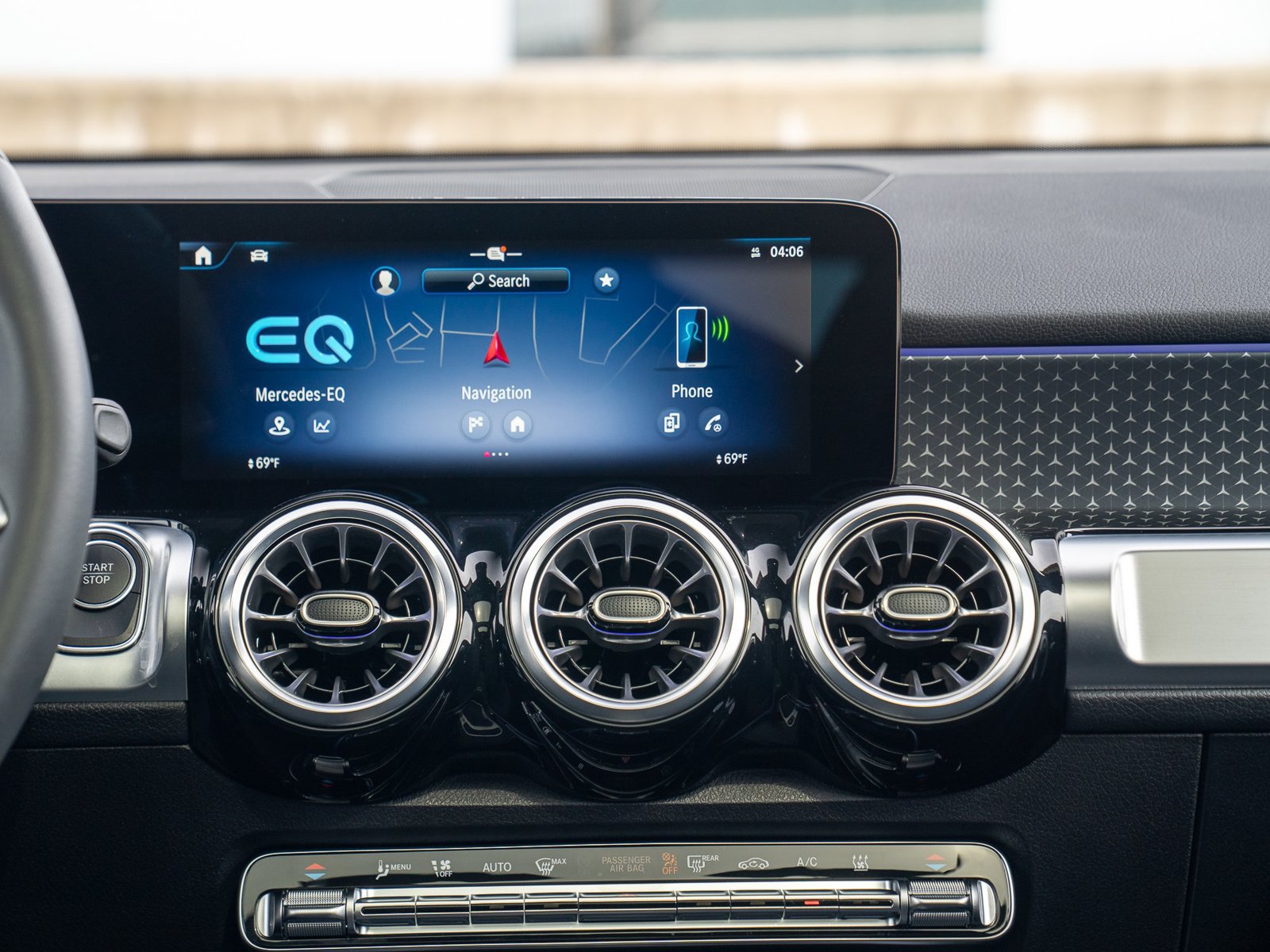 Certified 2025 Mercedes-Benz EQB 350 4MATIC SUV image 24