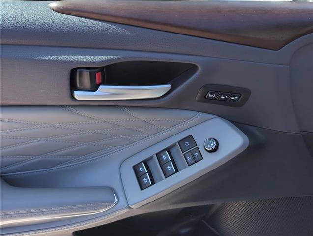 Certified 2019 Toyota Avalon Limited w/ All Weather Liner Package FWD image 13