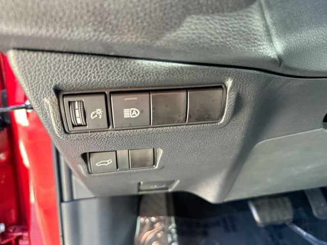 Used 2025 Toyota Corolla Cross XLE w/ Convenience Package AWD/4WD image 58