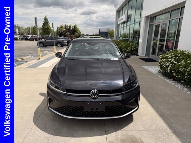 Used 2025 Volkswagen Jetta SEL FWD image 2